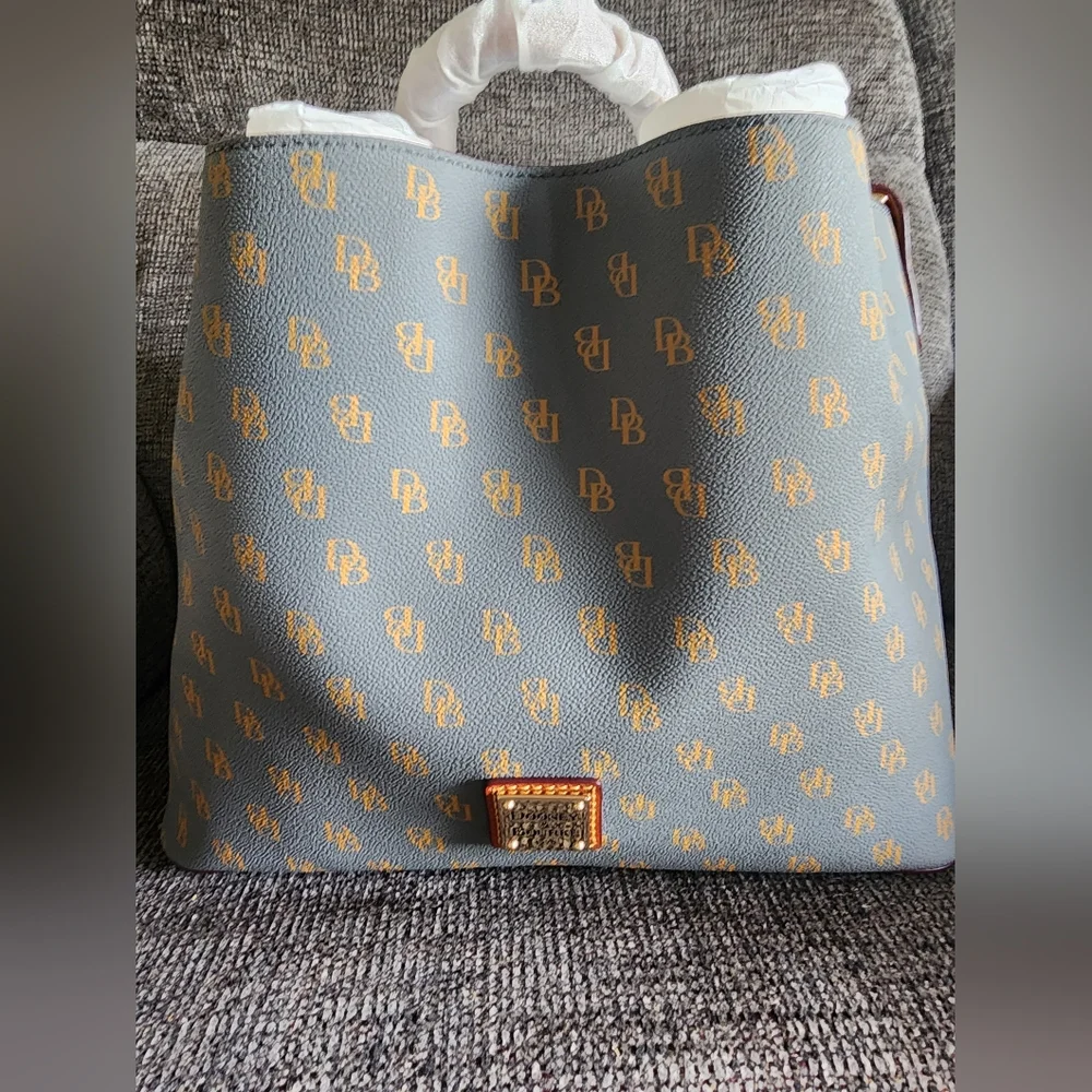 Dooney & Bourke - Picture 1 of 8